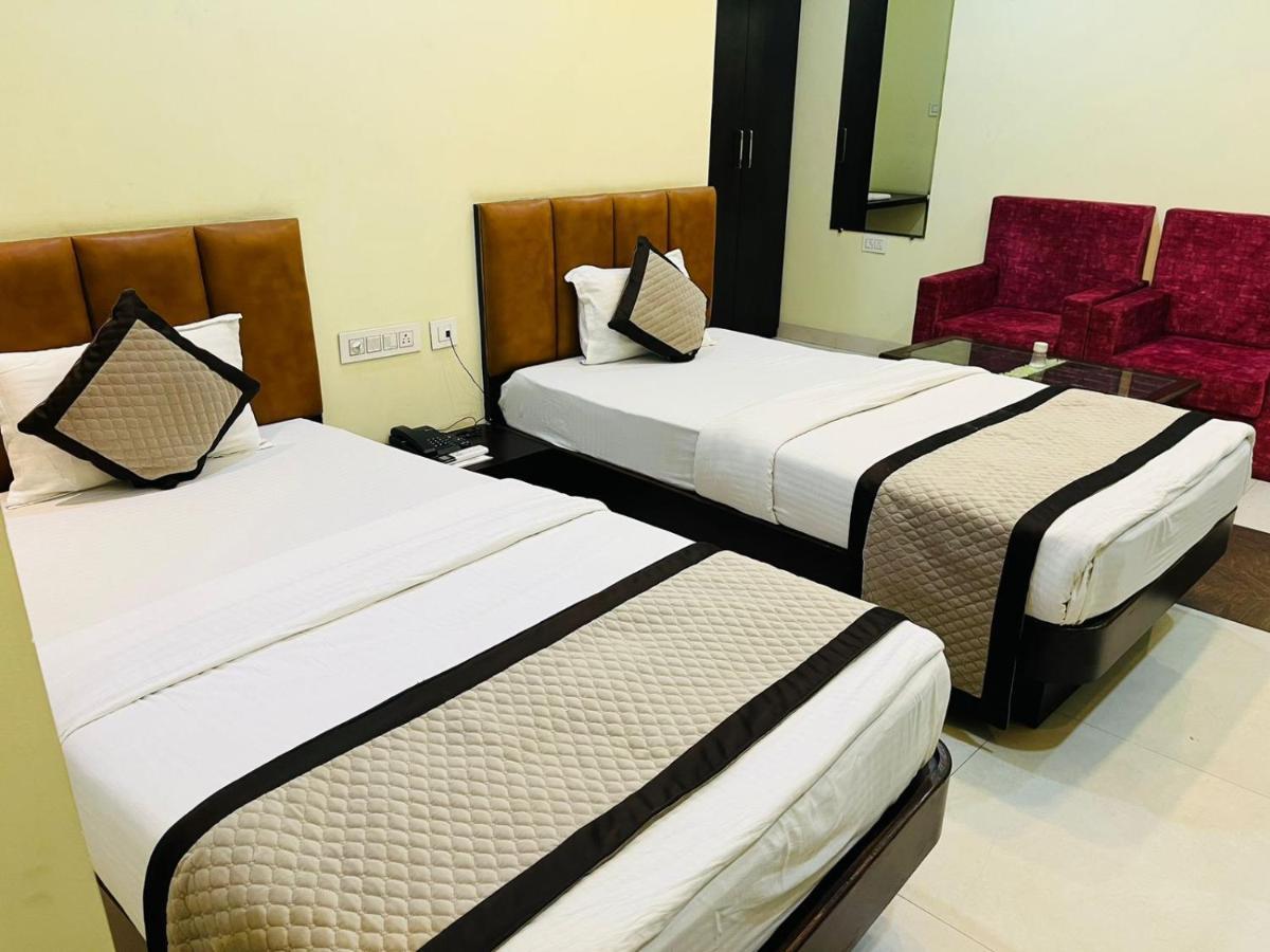 Jmc Hotel Lavish Akolia Zewnętrze zdjęcie