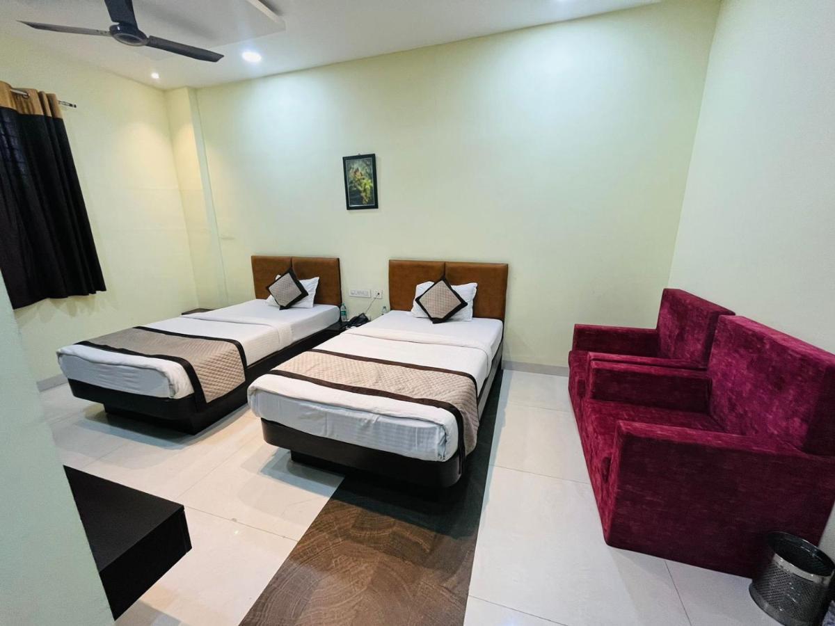 Jmc Hotel Lavish Akolia Zewnętrze zdjęcie