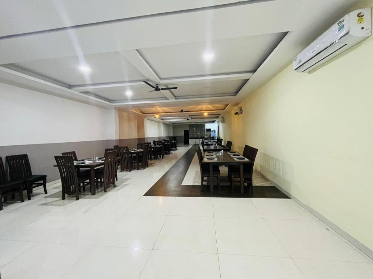 Jmc Hotel Lavish Akolia Zewnętrze zdjęcie