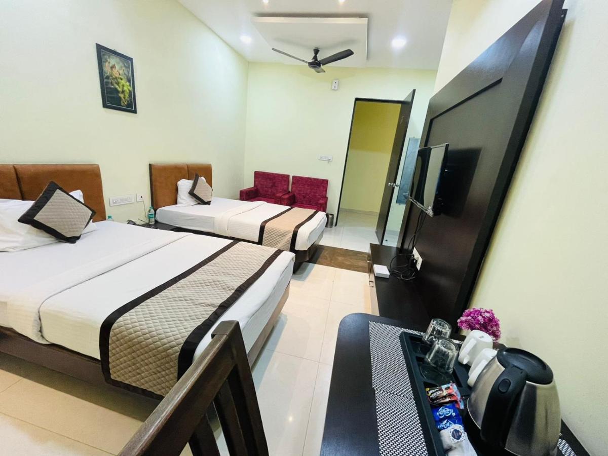 Jmc Hotel Lavish Akolia Zewnętrze zdjęcie