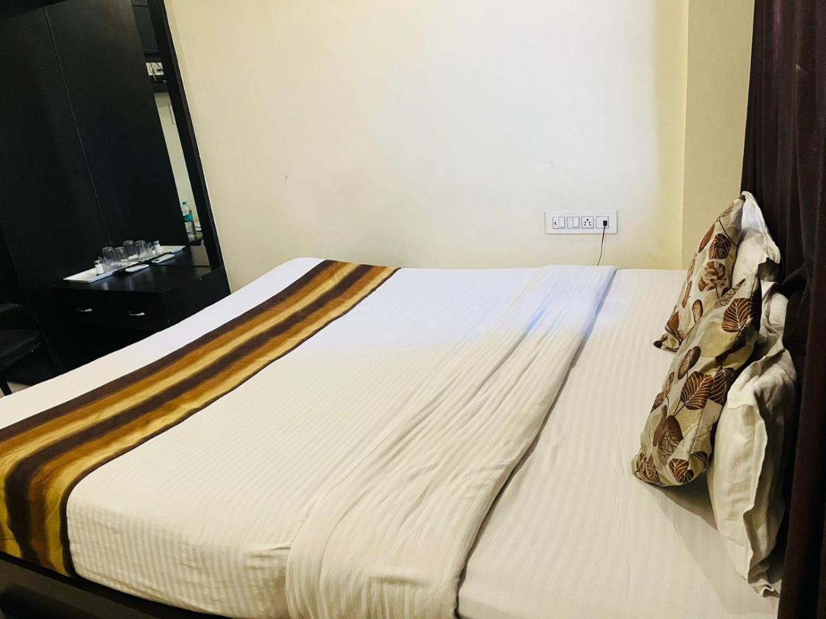 Jmc Hotel Lavish Akolia Zewnętrze zdjęcie