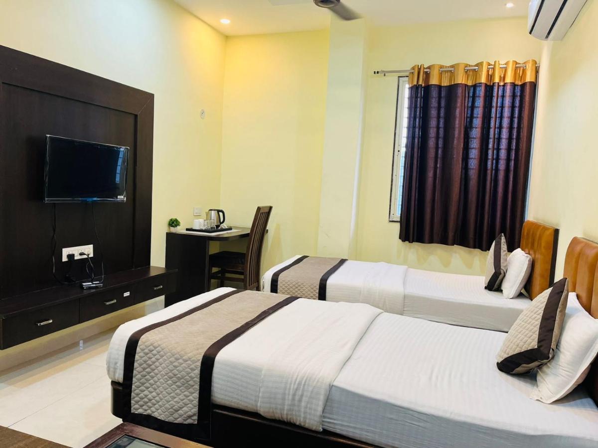 Jmc Hotel Lavish Akolia Zewnętrze zdjęcie