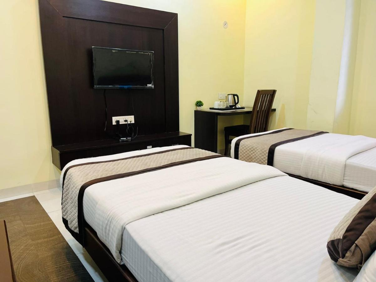 Jmc Hotel Lavish Akolia Zewnętrze zdjęcie