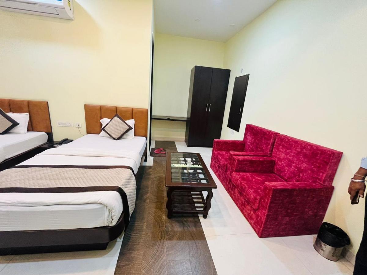 Jmc Hotel Lavish Akolia Zewnętrze zdjęcie