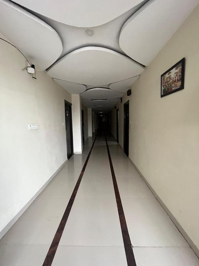 Jmc Hotel Lavish Akolia Zewnętrze zdjęcie